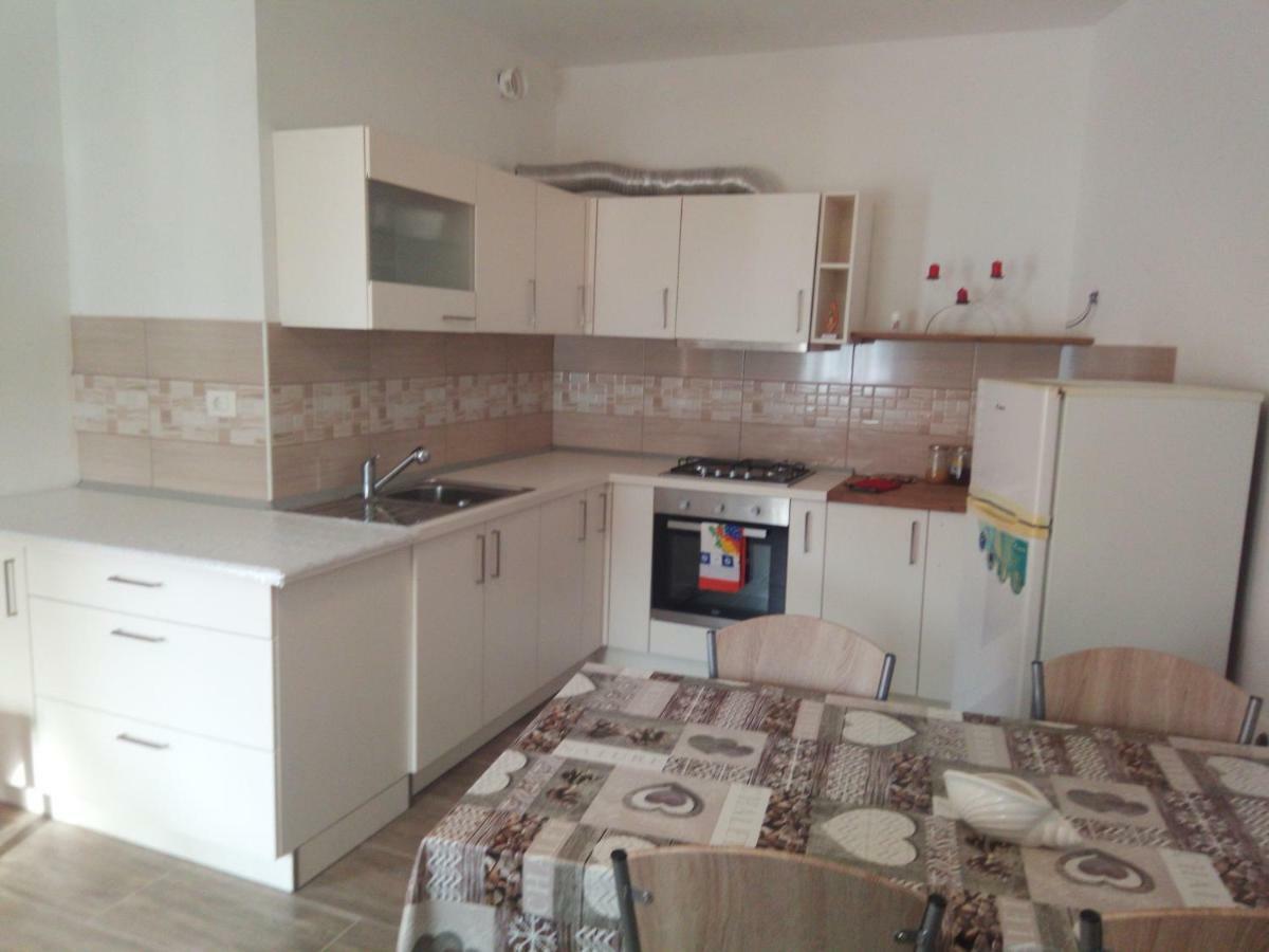 Apartmaji Matazin Črni Kal Εξωτερικό φωτογραφία