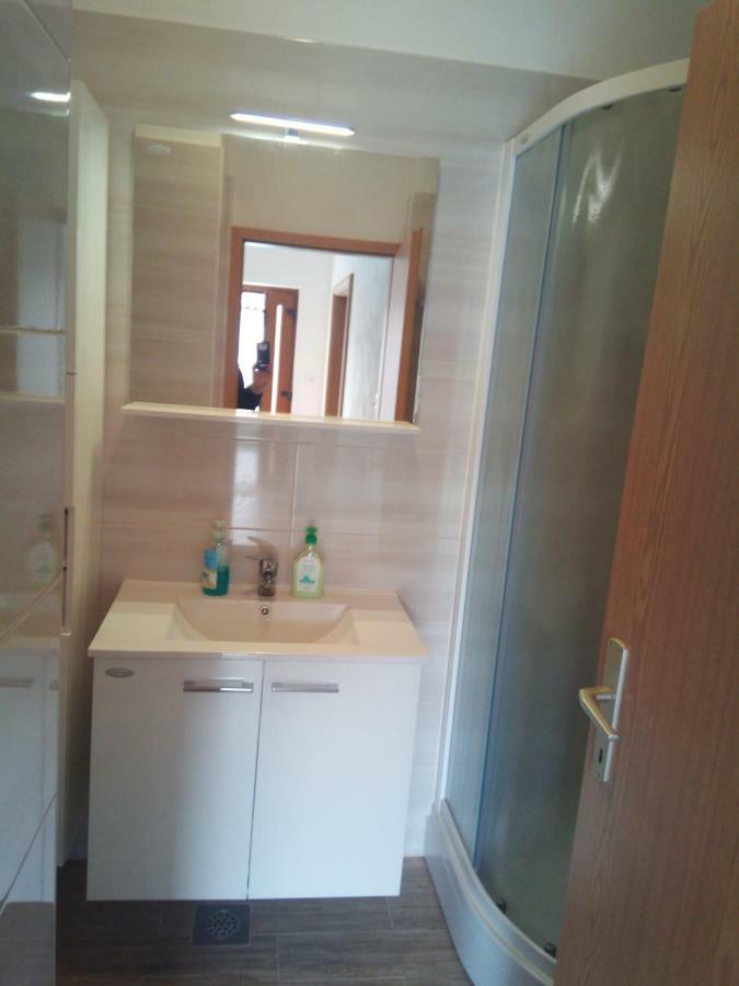 Apartmaji Matazin Črni Kal Εξωτερικό φωτογραφία