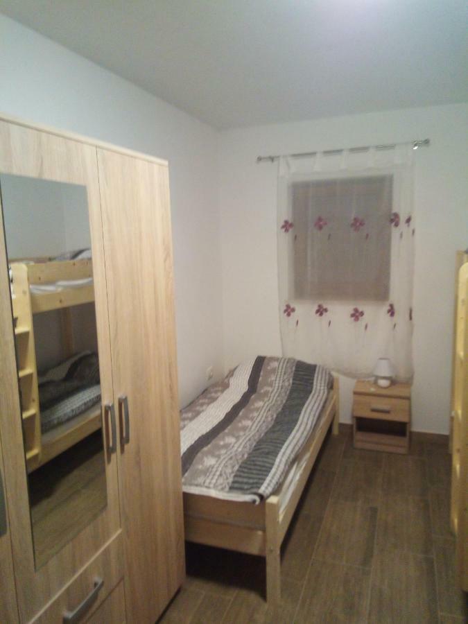 Apartmaji Matazin Črni Kal Εξωτερικό φωτογραφία