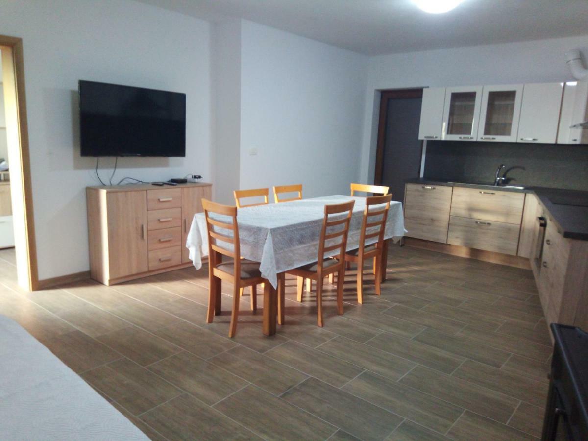 Apartmaji Matazin Črni Kal Εξωτερικό φωτογραφία